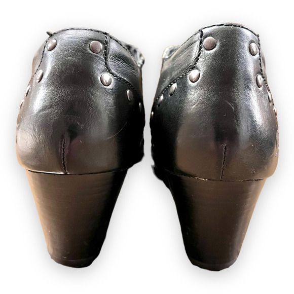 Born Black Leather Studded Western Ankle Boots Women's Size 8.5 - Picture 4 of 10
